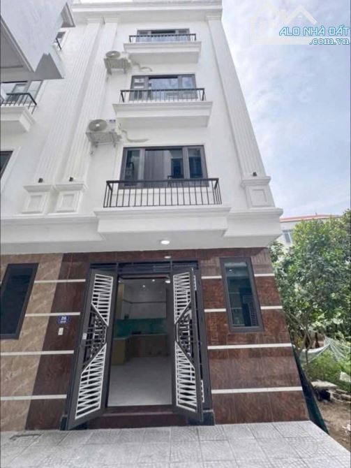 🏡 HÀNG HIẾM – NHÀ 4 TẦNG, 42M² – CHỈ 4,8 TỶ – ĐÔNG LA, Ô TÔ CHẠY QUANH NHÀ 🚗