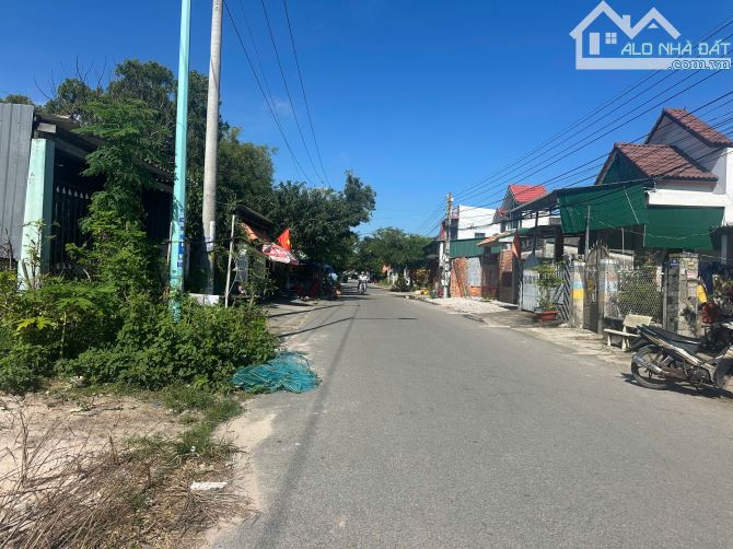 Bán 9.65m đất mặt tiền Nguyễn Trung Trực, Phước Lộc, LaGi giá rẻ sổ riêng