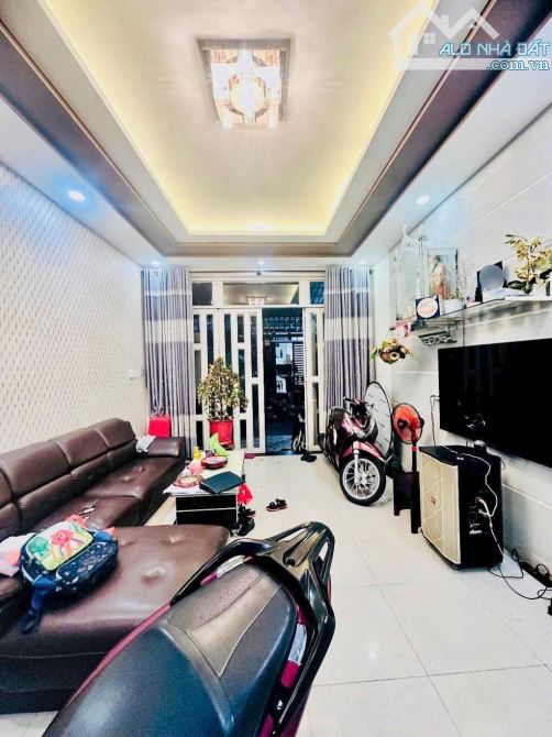 💥PHAN HUY ÍCH HUỲNH VĂN NGHỆ-4 TẦNG-DT 5M X 20M-Ô TÔ ĐỖ CỬA-NHÀ CHỦ XÂY TÂM HUYẾT KIÊN CỐ