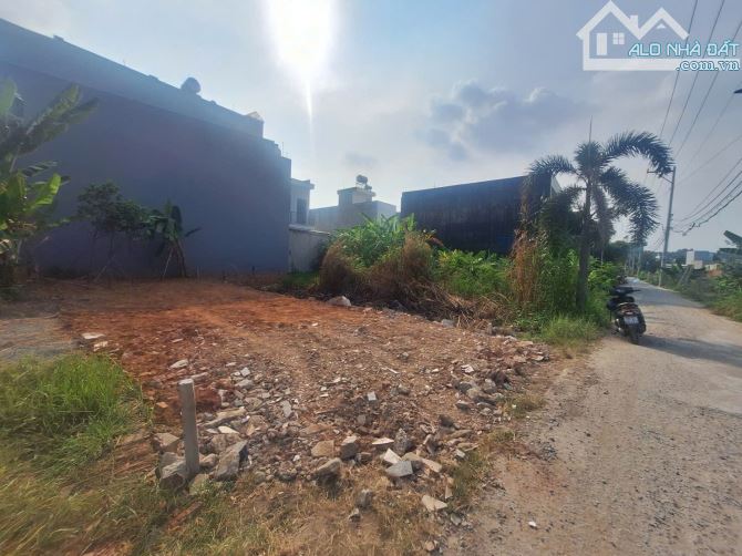 🏠🏠🏠 MẶT TIỀN SÁT VINGHOME - 6 X16.2M - GIÁ NHỈNH 4 TỶ.  Mô tả:  + Đất mặt tiền: 97m2(6