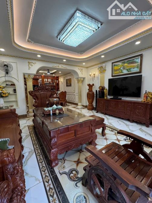Bán nhà 1 trệt 3 lầu sổ riêng thổ cư p. Thống Nhất