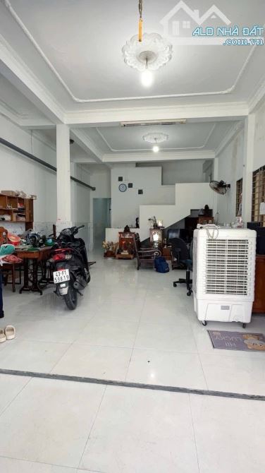 🏡 BÁN NHÀ 2 TẦNG – KIỆT Ô TÔ NGUYỄN HUY TƯỞNG  ✅ Công năng đầy đủ: • 3 phòng ngủ