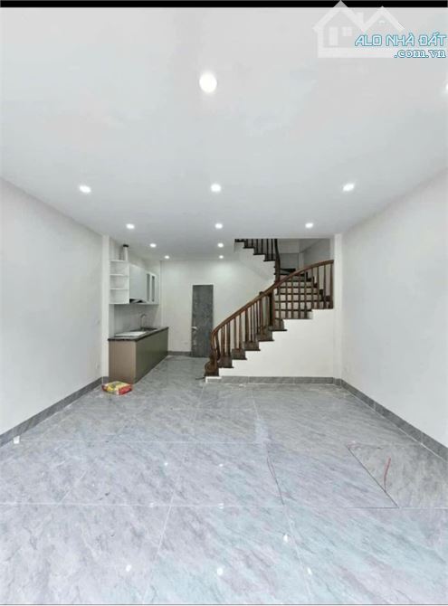 BÁN NHÀ THƯỢNG THANH THANH AM – 54M² – 5 TẦNG – 6,9 TỶ – GẦN Ô TÔ – Ở NGAY