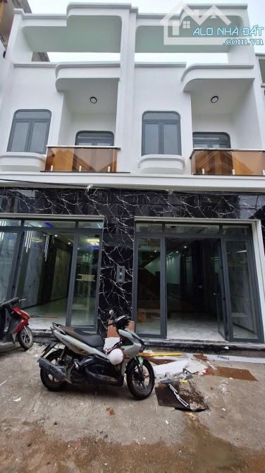 CHỦ GỬI BÁN 2 CĂN NHÀ 1 TRỆT 1 LẦU PHƯỜNG BIÊN HOÀ. DT: 4x18=72M2. GIÁ: 3TỶ8