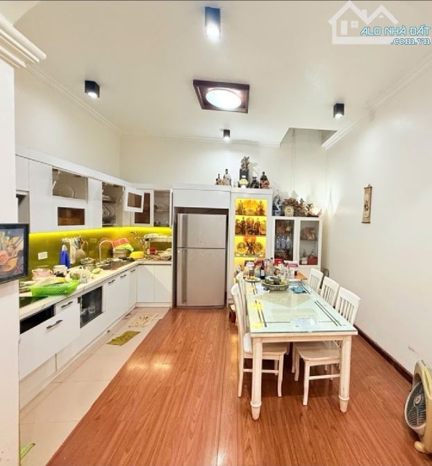 Bán nhà Tây Hồ Âu Cơ DT 52m2, 7 tầng thang máy, thiết kê hiện đại, ở sướng