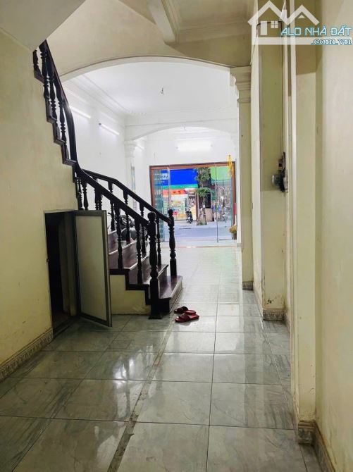 Bán nhà đường Hoàng Quốc Việt, Cầu Giấy, 60m2, ô tô, lô góc, kinh doanh, ngõ thông, 17 tỷ