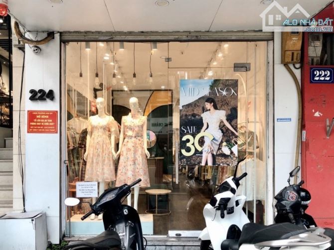 Cho thuê nhà mặt phố Hàng Đào DTSD 66m2 gồm 3 tầng, Mặt tiền:3m, Giá:80tr/tháng