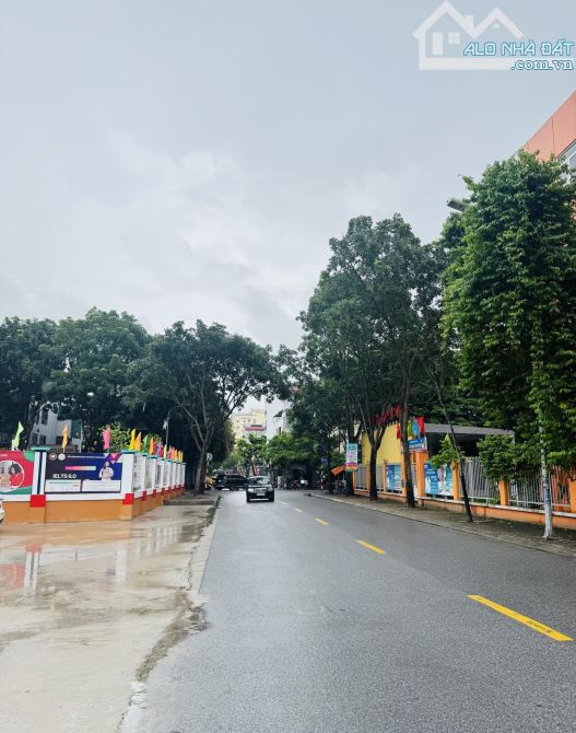 MẶT PHỐ VIP TRUNG TÂM LONG BIÊN 190M2, MT 9M. VỈA HÈ RỘNG,, KINH DOANH - 7X TỶ