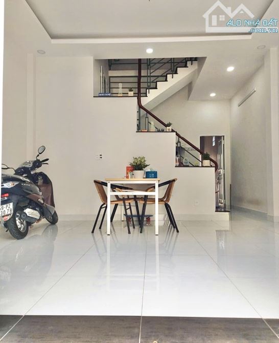 QUÁ HIẾM-NGANG 5-RỘNG ĐẸP RẼ- BÁN NHÀ 5×15-2 TẦNG-HXH HUỲNH VĂN NGHỆ TÂN BÌNH -NHĨN 6 TỈ