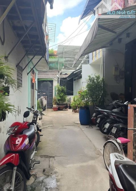 Bán nhà Trịnh Đình Trọng, Phú Trung, Tân Phú, DT: 3 X 11m, giá 3 tỷ 1.