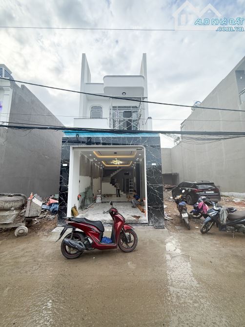 BÁN CĂN NHÀ 1 TRỆT 1 LẦU PHƯỜNG BIÊN HOÀ ( bửu Hoà củ). DT: 4,1x19,6=81M2. GIÁ: 3TY7