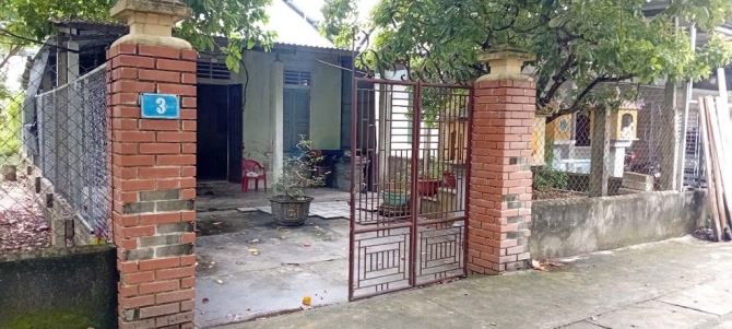 Bán đất tặng nhà giá rẻ kiệt ô tô nguyễn tất thành,tp huế,cách sân bay 1km.