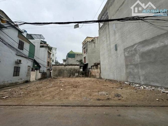 Bán đất phố Ngọc Thụy, 80m2, MT 4m, ô tô, kinh doanh, gần phố chỉ 12.7 tỷ