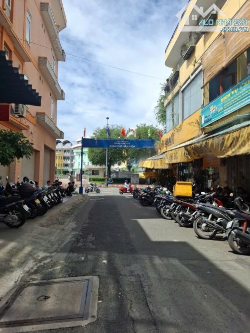 BÁN NHÀ KHU VIP LÊ TRỌNG TẤN - 4,5X18 - 2 TẦNG BTCT - ĐƯỜNG 10M - GIÁ 9,5 TỶ