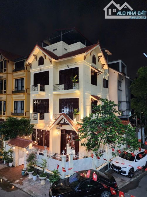 Biệt thự liền kề Mỹ Đình, lô góc 143 m2 xây 4 tầng mặt tiền 25 m giá 40.8 tỷ