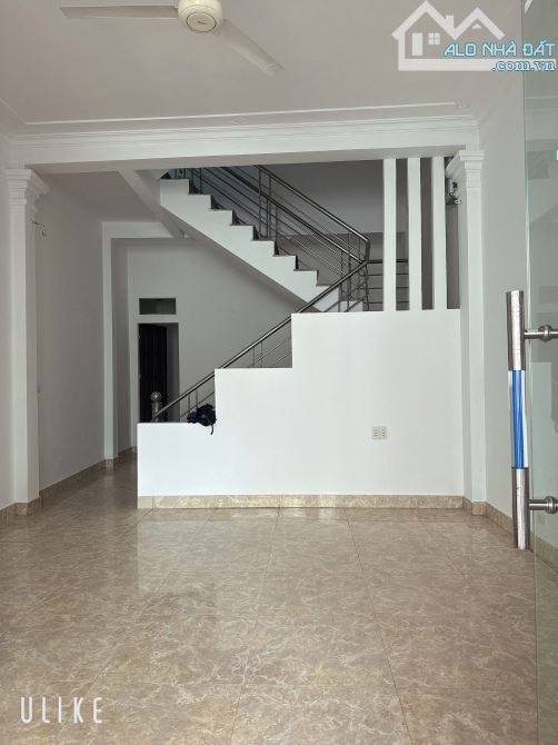 NHÀ 2 TẦNG HIẾM CÓ – Ô TÔ TRÁNH -TRUNG TÂM KCN QUANG MINH – 60M MT 4,2M GIÁ NHỈNH 3 Tỷ