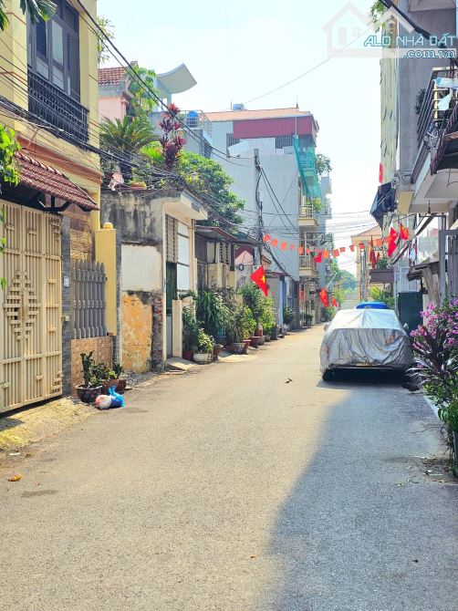 4,5 tỷ có Nhà Lai Xa - 30m2 ô tô vào nhà - sổ đỏ CC
