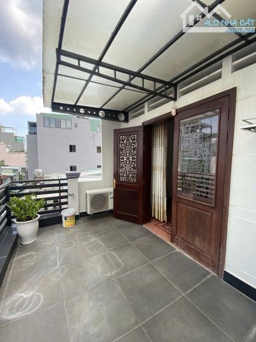 Cách MT Xô Viết Nghệ Tĩnh 8 căn – Phường 25 Bình Thạnh – Ngang 4.3m – 83.8m² – Đang cho th