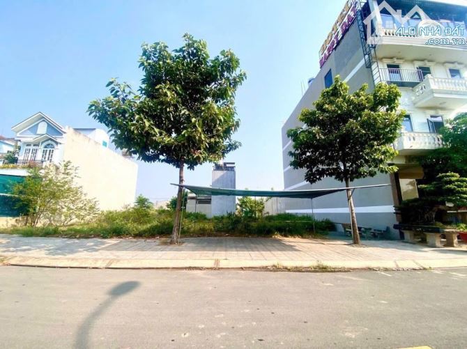 Ngộp bank bán lô đất 125m2 Giá 1tỷ9 khu TĐC Lộc An - Bình Sơn, vị trí vàng gần Sân bay Lon