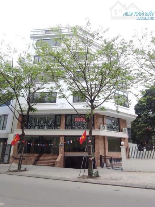 Mặt phố Phạm Văn Đồng Từ Liêm 207m2 8Tầng-Mặt Tiền Siêu Rộng Vỉa Hè Kinh Doanh Mọi Loại Hì