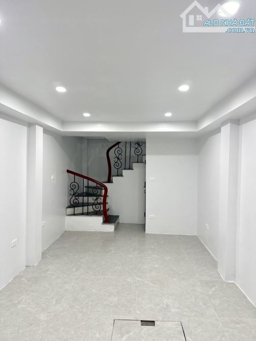 BÁN NHÀ PHỐ BẠCH MAI - LÔ GÓC – CÁCH MẶT PHỐ 15m – Ô TÔ 5 CHỖ ĐỖ CỬA – DTSD 30M2 x 4T - NH