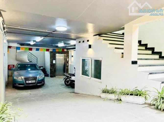 Toà Văn Phòng 10Tầng Lạc Long Quân quận Tây Hồ 102m2 MT5.6m-Ô Tô Tránh Gần Hồ Tây