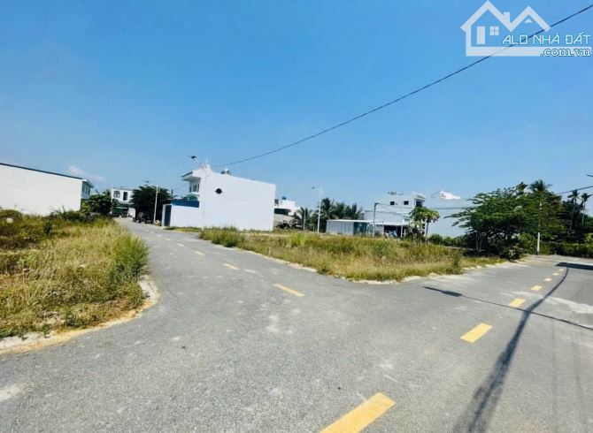 Đất Diên An cách đường Huỳnh Thúc Kháng Chỉ 300m - Diện tích : 81.8m2 ( ngang 13m )
