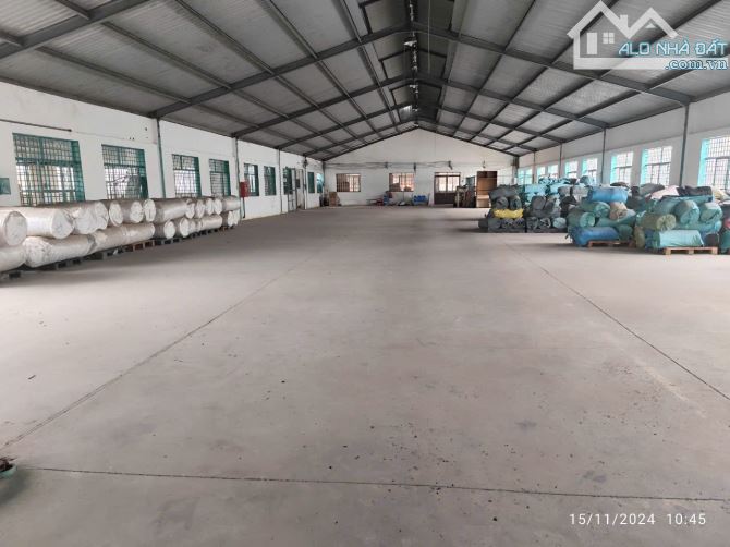 Cho thuê SIÊU PHẨM kho xưởng 3.000m2 đường Hương Lộ 80, P. BHH B, Q. Tân Bình.
