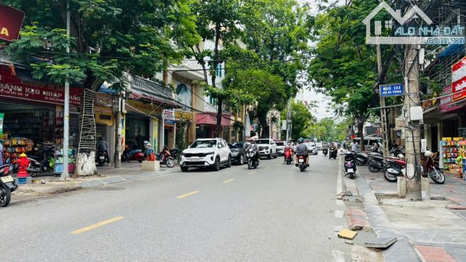 Bán nhà mặt đường Hai Bà Trưng , Lê Chân. Dt 90m , Mt 5,1m vuông , 2 mặt thoáng