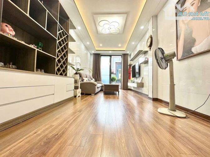 🏡 Bán nhà 5 tầng Trại Chuối, Hồng Bàng, Hải Phòng – Đường 6m ô tô đỗ cửa – Giá chỉ 4,5 tỷ