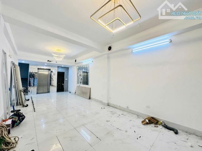 Nguyễn Khang 6 tầng thang máy vừa ở cho thuê 52m giá 15.5 tỷ