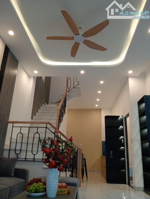 SIÊU PHẨM HÀNG HOT GIÁ CỰC ỔN- NHÀ 3 TẦNG MỚI FULL NỘI THẤT OTO ĐỔ CỬA KIỆT TÔ HIỆU
