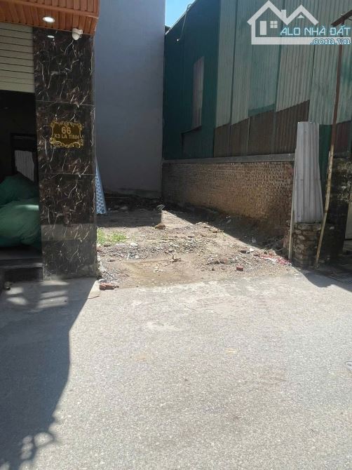 Bán gấp 40m đất La Tinh giáp Ỷ La - Dương Nội , ô tô tránh , kinh doanh cả ngày , giá tốt