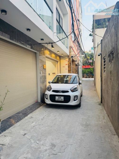 Bán nhà thạch bàn 40m2 xây 6 tầng thang máy ô tô đỗ cửa