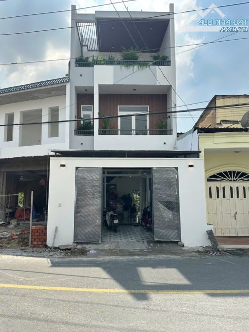 Nhà Mới Hoàn Thiện – Full Nội Thất Cao Cấp – Mặt Tiền Nguyễn Đức Thiệu, Dĩ An – Cực Đẹp Đá