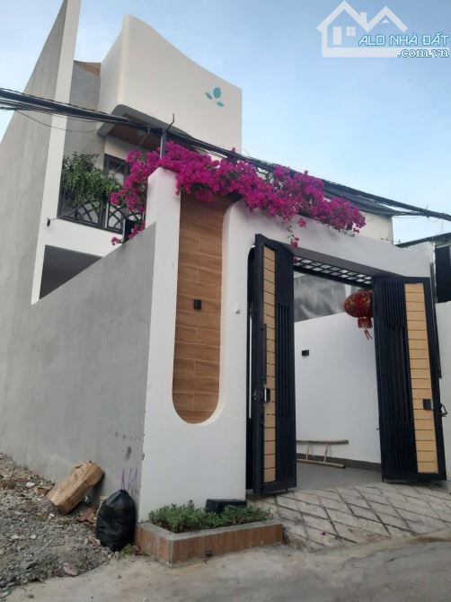 Bán nhà mới anh chi em lien hẹ em Huy nhé
