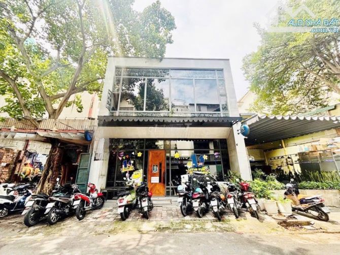 CHO THUÊ NHÀ MẶT TIỀN HOA MAI – P7, PHÚ NHUẬN 8x15 2 TẦNG GIÁ 90 TRIỆU/THÁNG