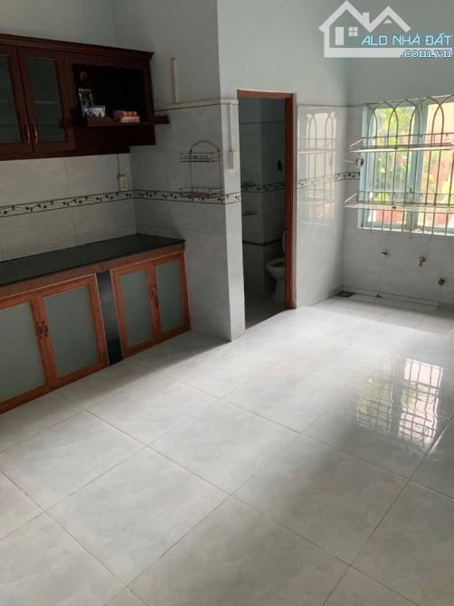 Bán Nhà HXH Đậu Cổng Khu Đẹp Trường Chinh - Bàu Cát (5,1X17) 2 Tầng S.Thượng 3PN 6.9 Tỷ