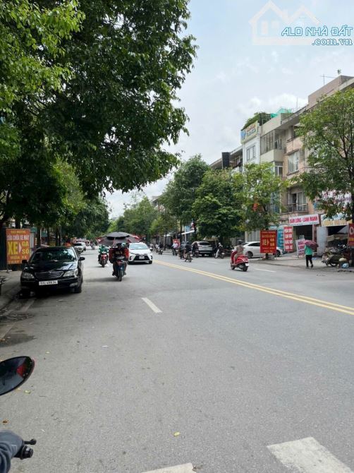 Hiếm ! Mặt phố mậu lương, trục chính kinh doanh, mặt tiền rộng.