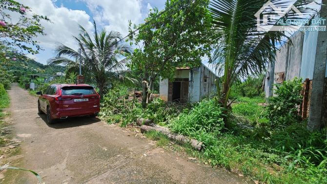 ĐẤT SIÊU RỘNG THÔN 8 CUEBUR 16,6X30 THỔ CƯ 100M2 GIÁ 1,95 TỶ.