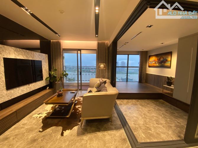 Bán nhanh căn hộ Saigon Royal- 88m2 View Sông Thủ Thiêm- Full NT- Giá 12 tỷ