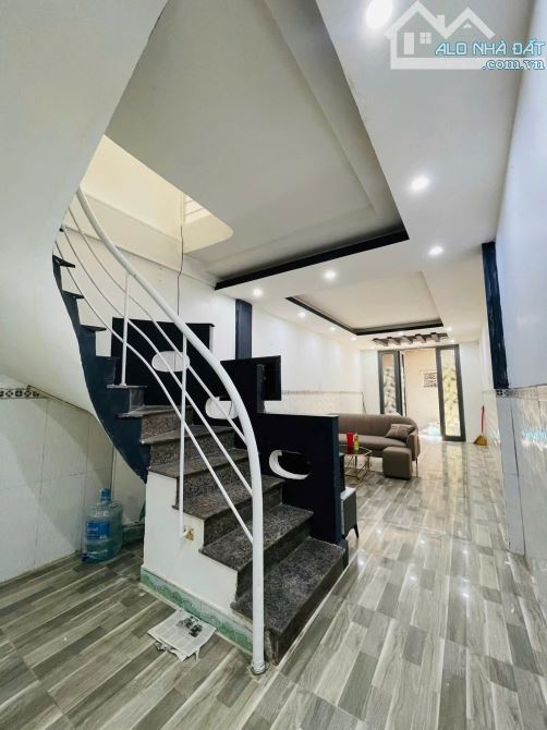📌📌📌LÀM VIỆC TRỰC TIẾP GIÁ TỐT !!! Bán nhà 3 tầng trung tâm triệu nữ vương