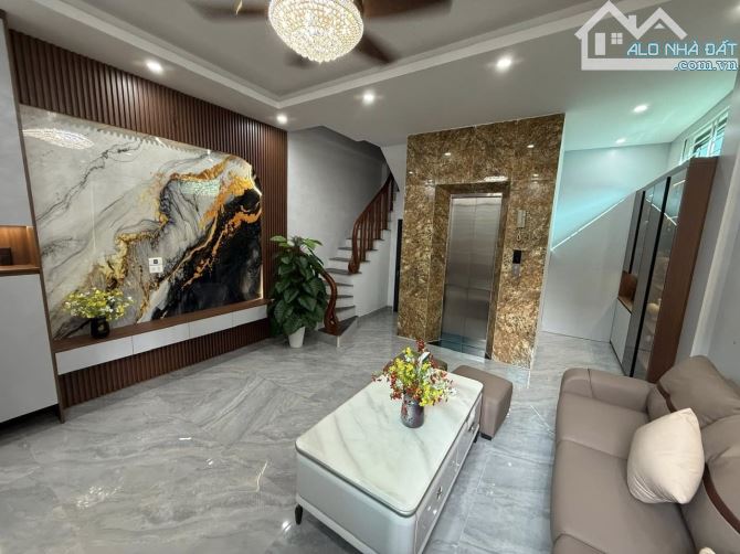 Bán nhà Liên Mạc quận Bắc Từ Liêm - Sổ 36m2 - 6 tầng - Thang máy xin - Giá chỉ 7 Tỷ