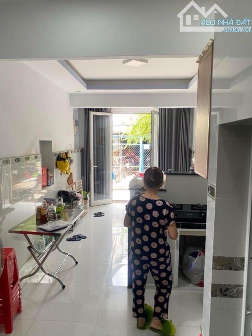 Bán nhà Bình Thạnh Nguyễn Xí ngang 3,5m dài 8m 3 tầng hoàn công đủ