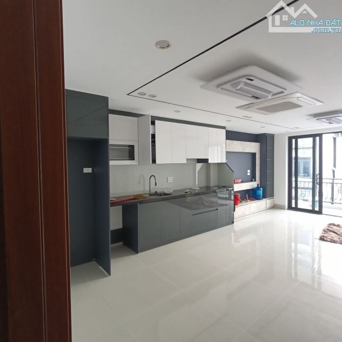 Mặt phố Bà Triệu 68m x 5 tầng mtien 4.7m 28.5 tỷ có thang máy KD sầm uất