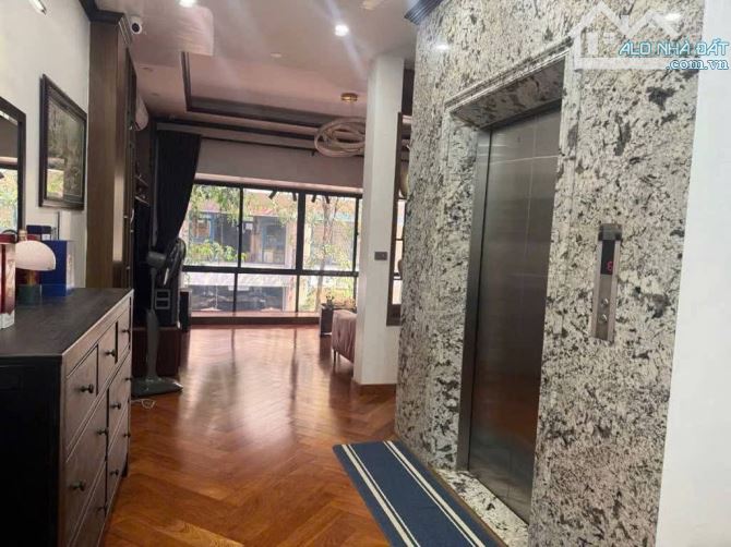 Bán nhà mặt phố Dương Khuê - 7 tầng thang máy. Thông sàn. Dòng tiền khủng