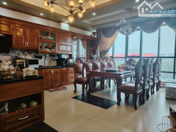 Bán nhà mặt phố Nguyễn Sơn 9 tầng thang máy, 1 hầm, 145m2, mt 5.8m, 69 tỷ