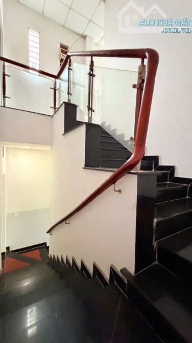 Bán nhà 1 trệt 1 lầu có 2 phòng trọ phía sau, P.An Phú Tp.Thuận An chỉ 3 tỷ 4 TL M7754