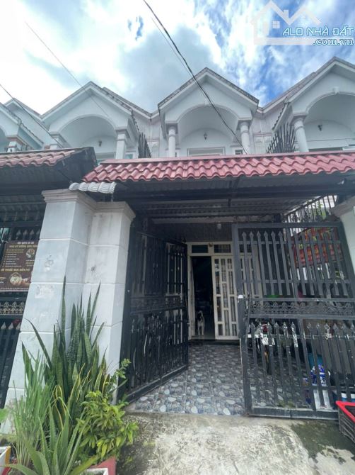 Bán Nhà Gấp nhà 1 Lầu đường xe hơi, 4 x 18, 3PN.