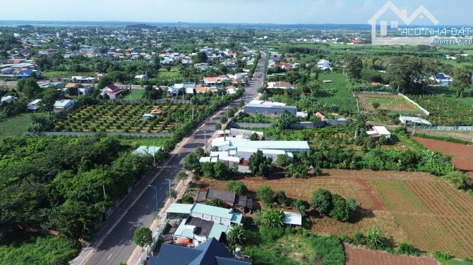 Bán lô Góc Đất 2 Mặt Tiền Đường Nhựa Nguyễn Huệ-thị trấn Đất Đỏ-Xã Đất Đỏ-Thành Phố Hồ Chí